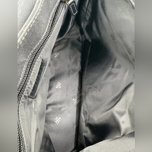 Ralph Lauren messenger crossbody bag black with gold crest - Picture 15 of 15